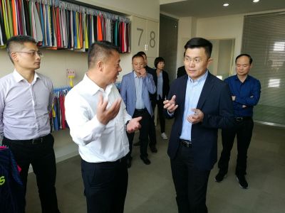 海寧市委書記朱建軍蒞臨華緯紡織視察工作